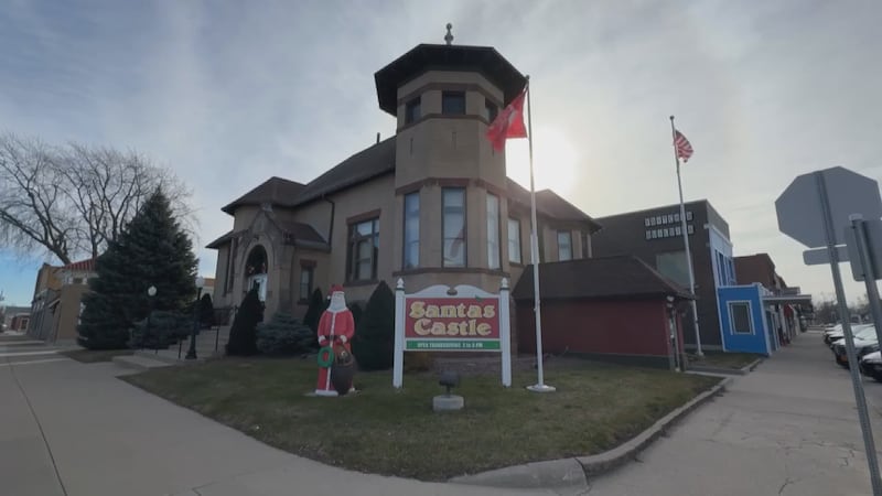 Santa's Castle Returns to Storm Lake, Lights Up Downtown Holiday Season ...